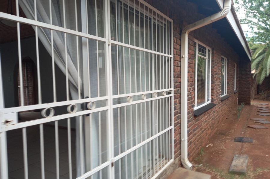 3 Bedroom Property for Sale in Roylglen Gardens Northern Cape